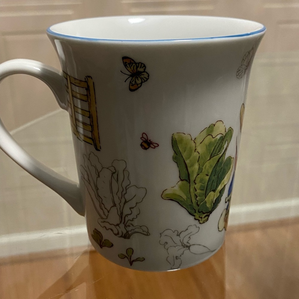 Beautiful Color Petter Rabbit Coffe Mug Collectible - Picture 3 of 5